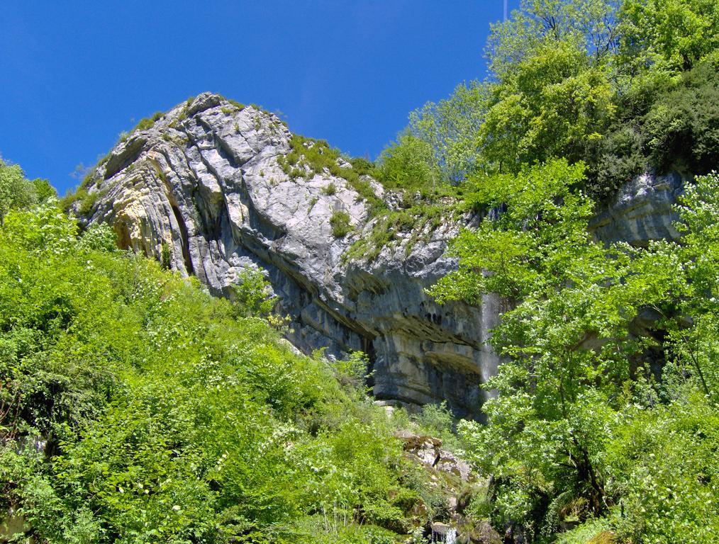 Vvf Jura Lac De Vouglans Maisod Buitenkant foto
