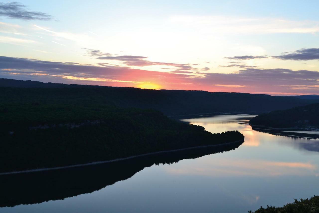 Vvf Jura Lac De Vouglans Maisod Buitenkant foto